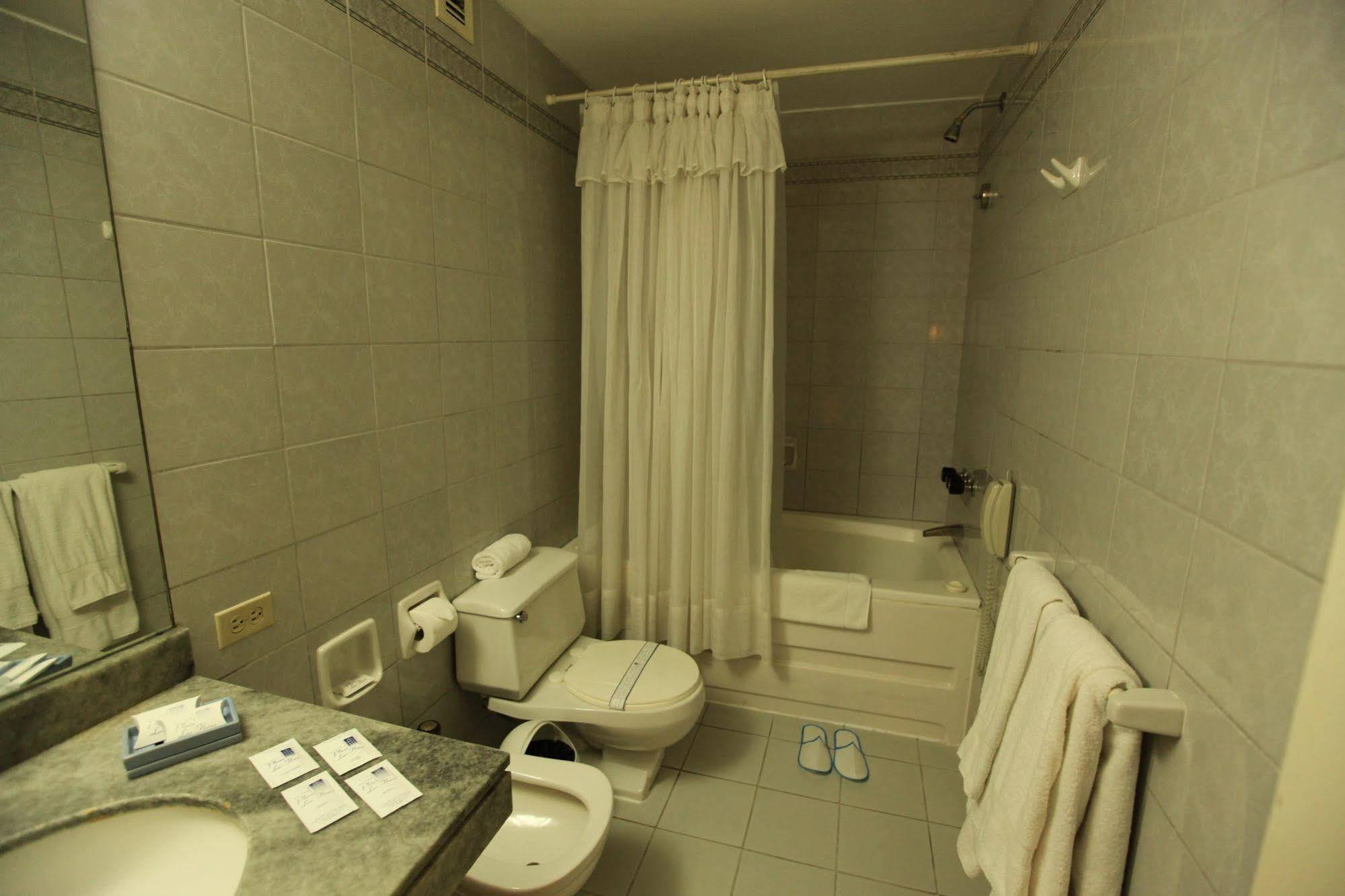 Suites Plaza Las Flores Distretto di Distretto di Lima Esterno foto